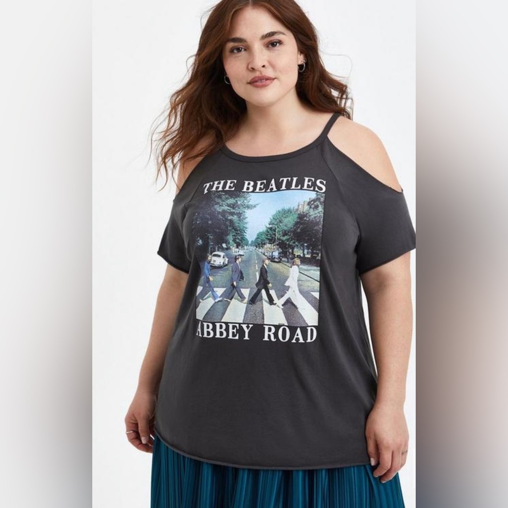 Torrid Beatles Classic Cold Shoulder Tee 6/6X/30